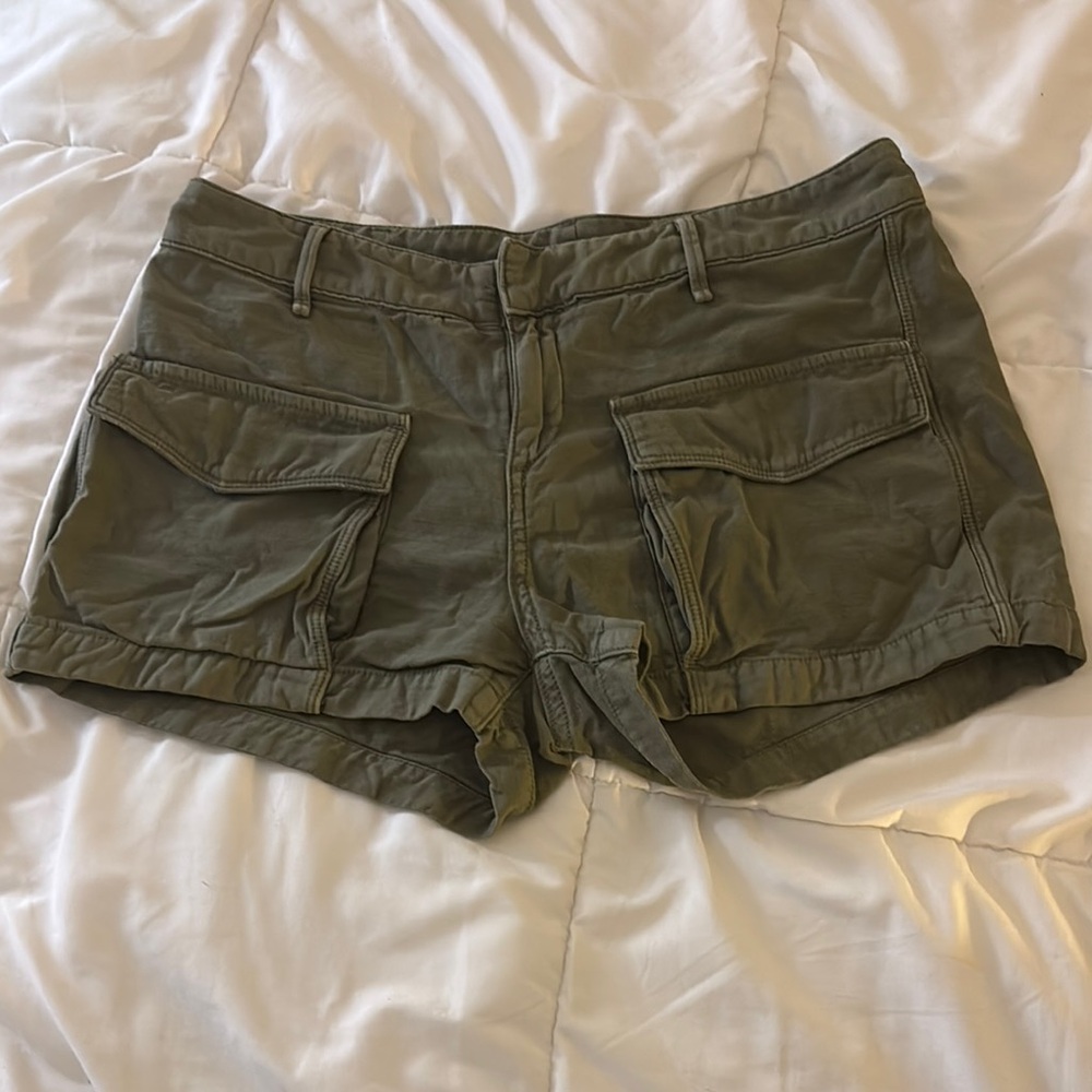 Green Cargo Shorts with Relaxed Fit and Utility Style